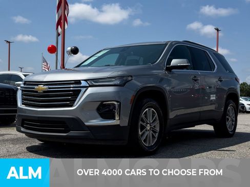 Used 2023 Chevrolet Traverse LT FWD image 2