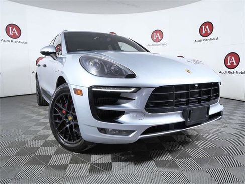 Used 2017 Porsche Macan GTS image 2