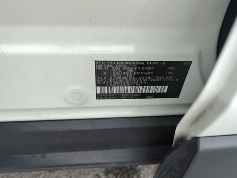 Used 2025 Toyota RAV4 LE AWD/4WD image 37