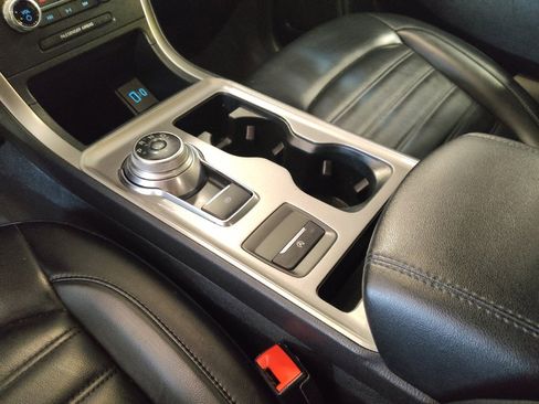 Used 2024 Ford Edge SEL image 26