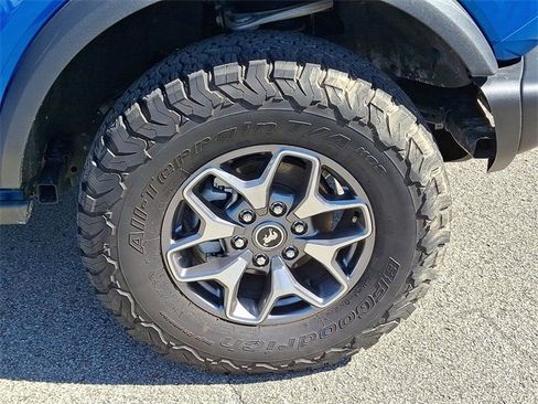 Used 2025 Ford Bronco Badlands image 8