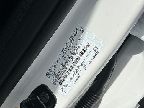Used 2025 Ford F150 Lariat AWD/4WD image 34