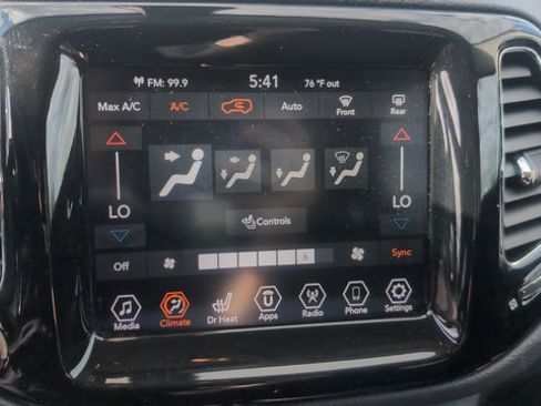 Used 2020 Jeep Compass Limited AWD/4WD image 16