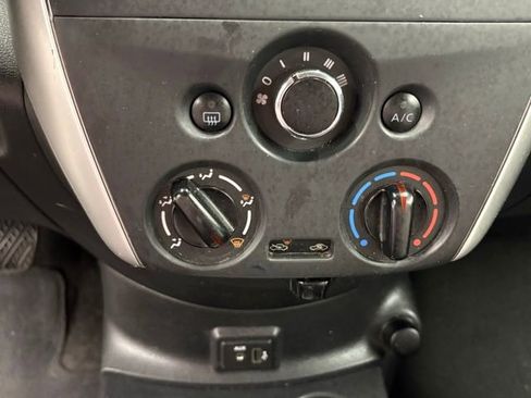 Used 2018 Nissan Versa SV FWD image 18