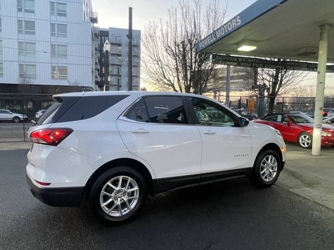 Used 2024 Chevrolet Equinox LT w/ Driver Convenience Package AWD/4WD image 19