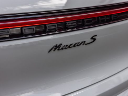 Certified 2023 Porsche Macan S AWD/4WD image 26