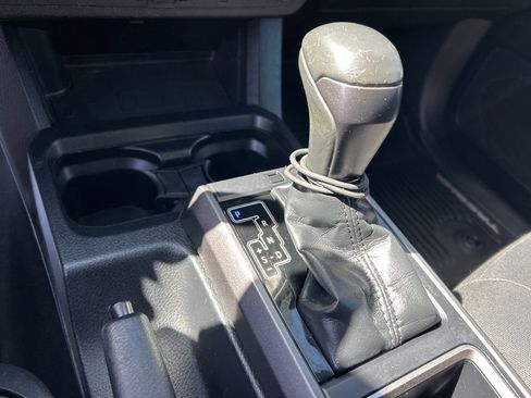 Used 2020 Toyota Tacoma TRD Sport image 10