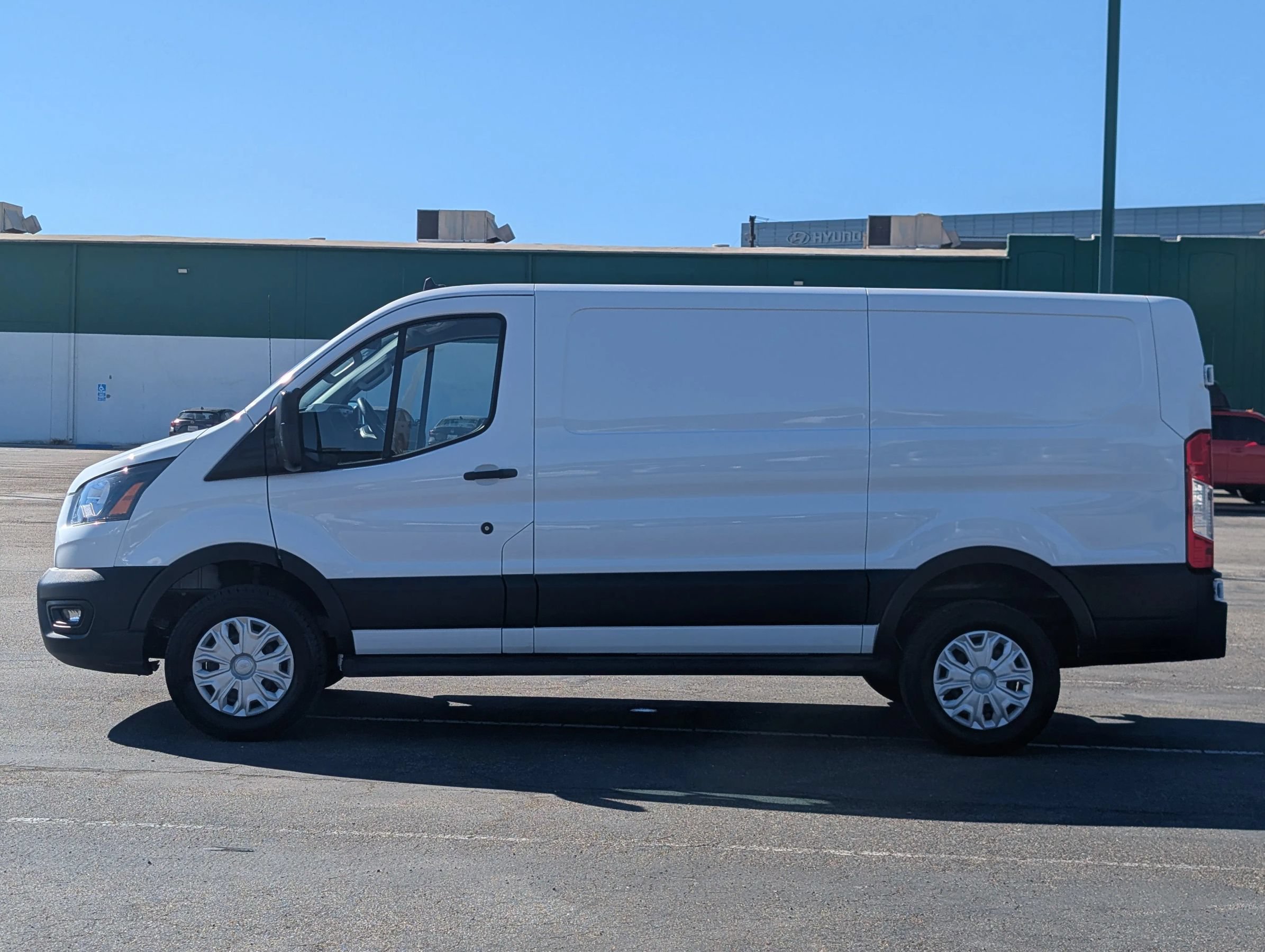 Used 2025 Ford Transit 250 Low Roof w/ Exterior Upgrade Package RWD image 4