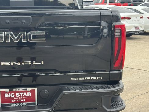 Used 2025 GMC Sierra 2500 Denali Ultimate AWD/4WD image 10