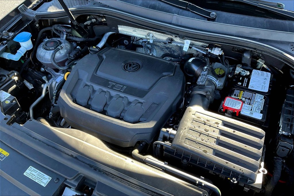 Used 2023 Volkswagen Tiguan SE AWD/4WD image 30