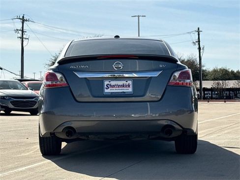 Used 2015 Nissan Altima 2.5 SV w/ Convenience Package image 7