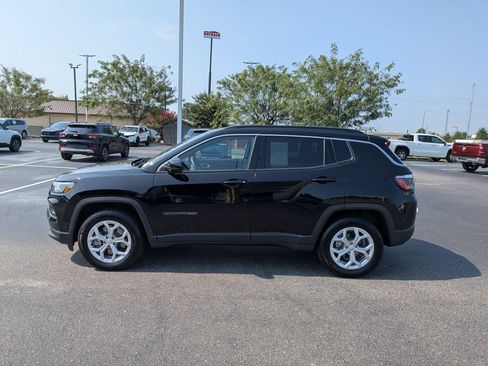 Used 2024 Jeep Compass Latitude AWD/4WD image 6