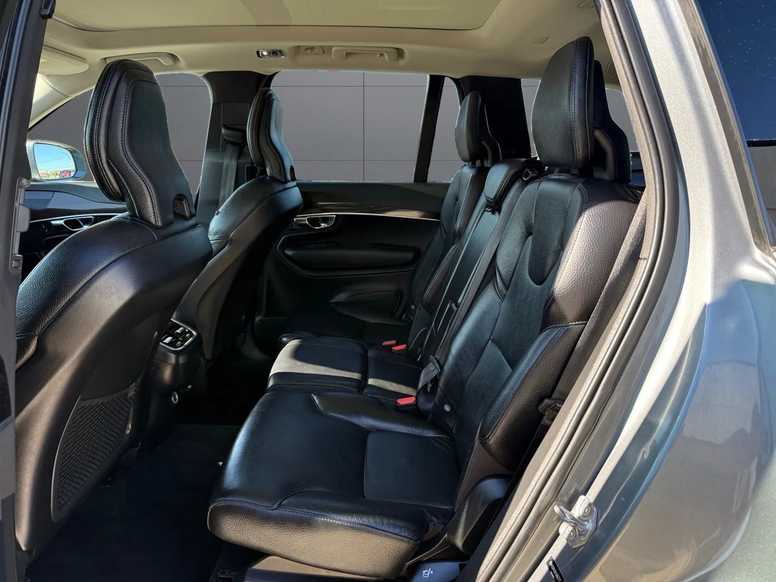 Used 2019 Volvo XC90 T5 Momentum AWD/4WD image 19