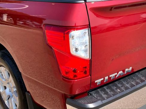 Used 2017 Nissan Titan SV RWD image 29