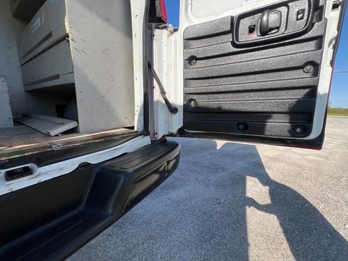 Used 2017 Chevrolet Express 2500 RWD image 11