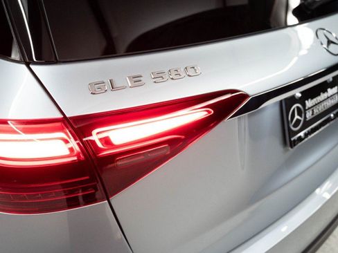 New 2026 Mercedes-Benz GLE 580 4MATIC image 9