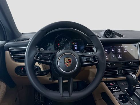 Certified 2026 Porsche Macan AWD/4WD image 25