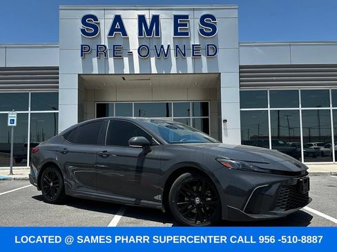Used 2025 Toyota Camry SE w/ Convenience Package FWD image 1