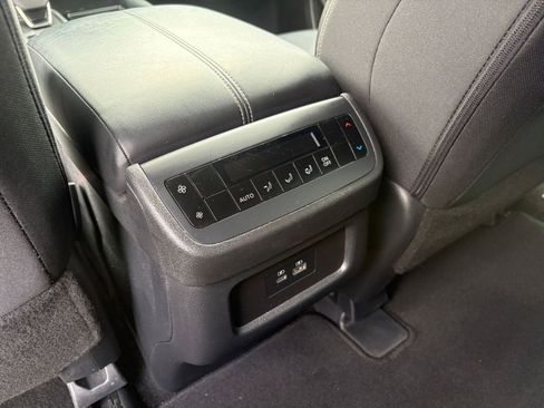 Used 2025 Nissan Pathfinder SV AWD/4WD image 24