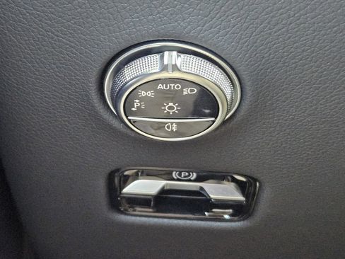 Certified 2025 Mercedes-Benz GLC 300 4MATIC image 31