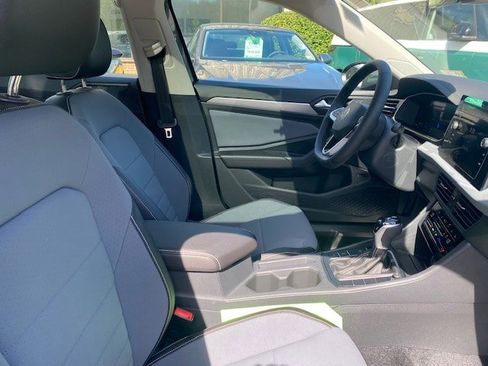 New 2025 Volkswagen Jetta SE image 11