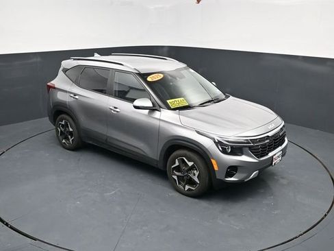 Used 2025 Kia Seltos S FWD image 37