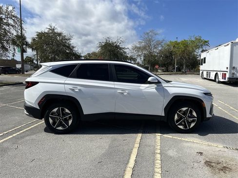 New 2025 Hyundai Tucson SEL image 9