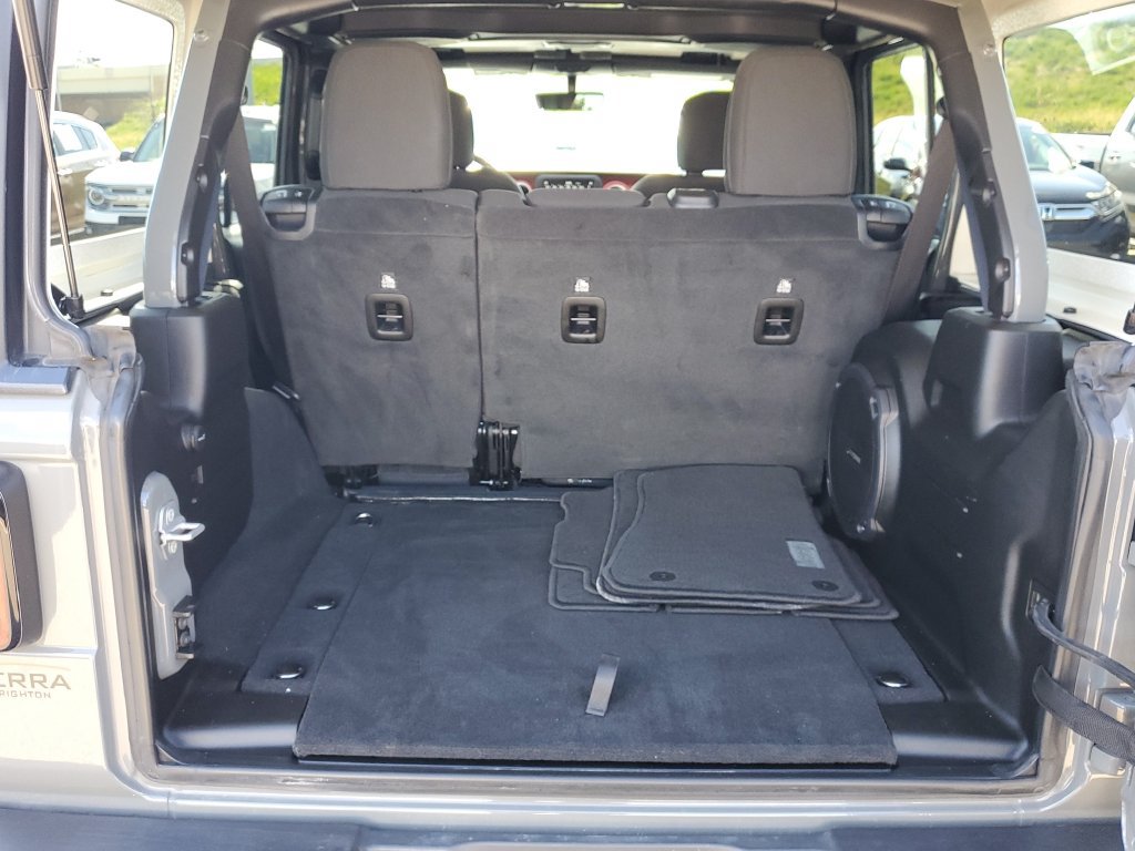 Used 2022 Jeep Wrangler Unlimited Rubicon AWD/4WD image 8