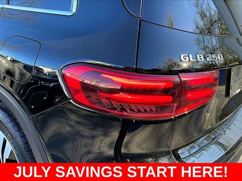 Used 2025 Mercedes-Benz GLB 250 image 29