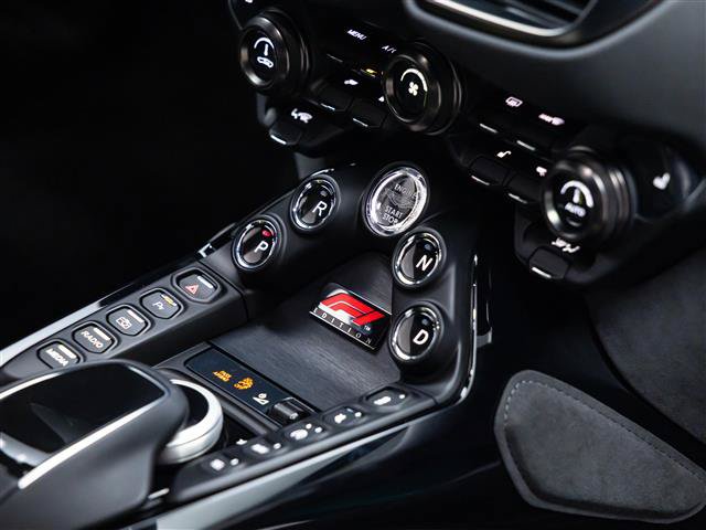 Used 2023 Aston Martin V8 Vantage Coupe RWD image 32