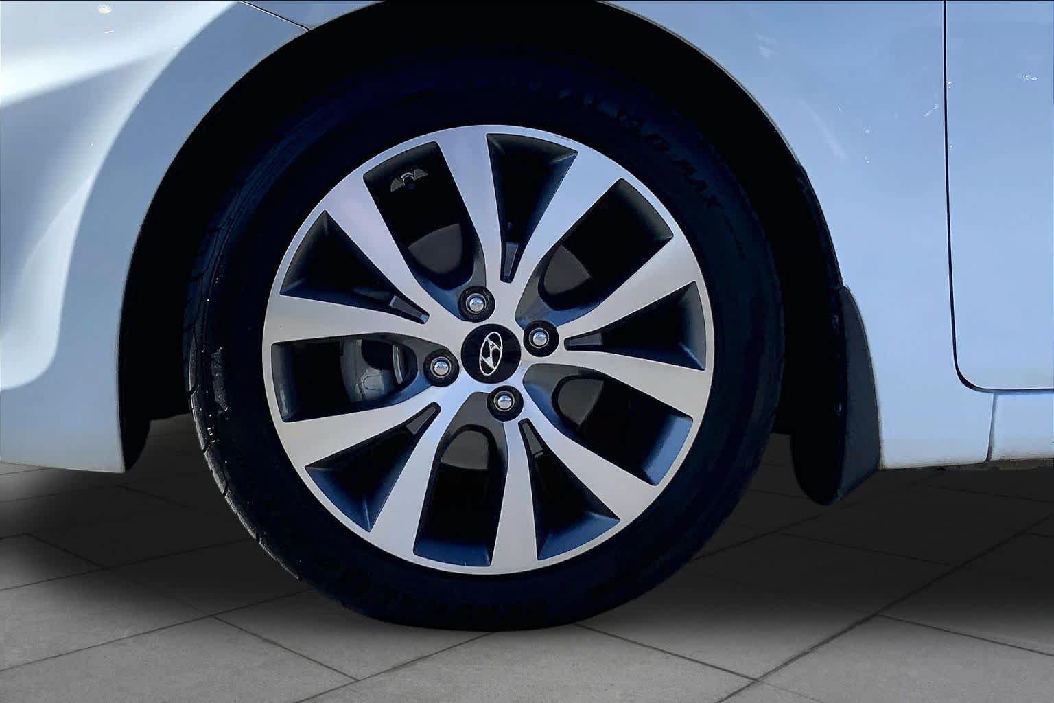 Used 2017 Hyundai Accent Value Edition FWD image 11