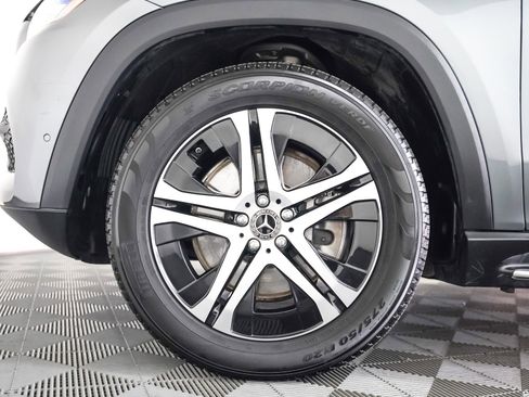 Used 2023 Mercedes-Benz GLS 450 4MATIC image 6