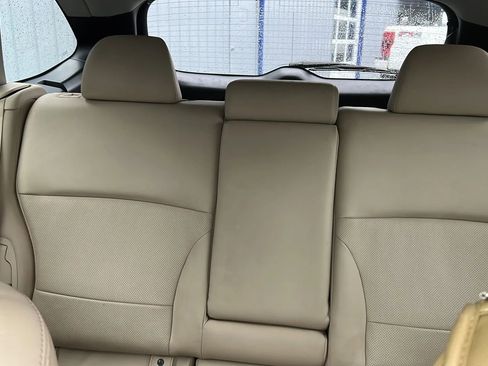 Used 2018 Subaru Outback 2.5i Limited image 16