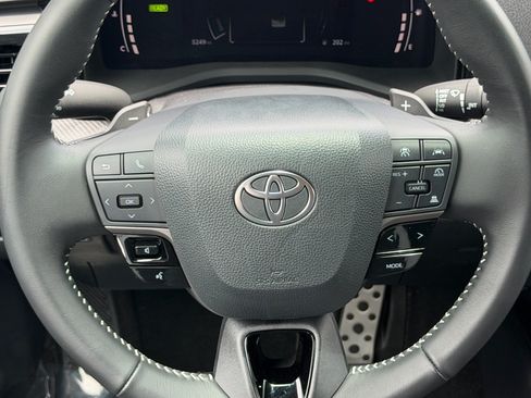 Used 2026 Toyota Camry SE FWD image 14