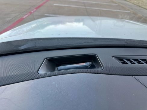 Used 2015 Cadillac Escalade Luxury image 38