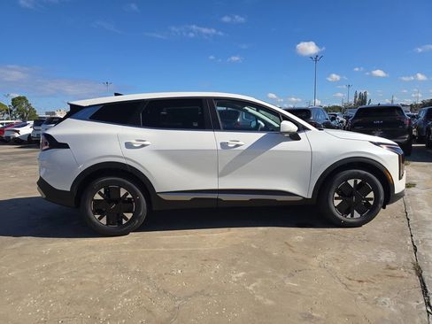 New 2026 Kia Sportage LX image 9