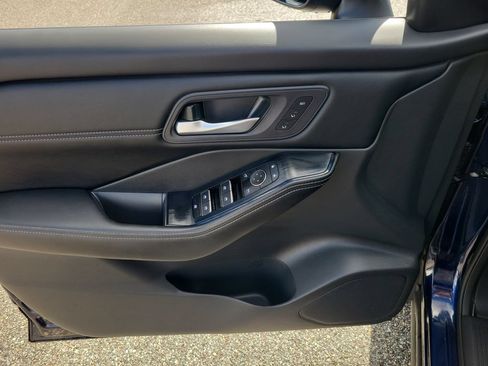 Used 2024 Nissan Rogue SL w/ SL Premium Package FWD image 13