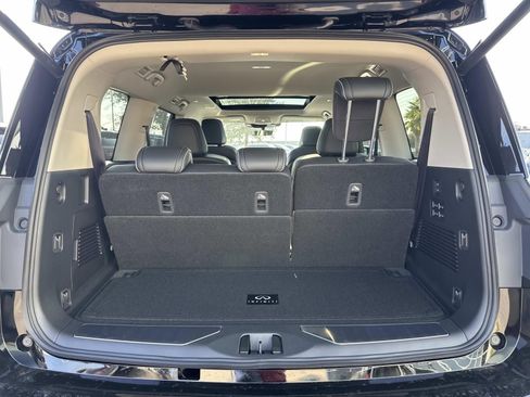 New 2026 INFINITI QX80 Luxe w/ Cargo Package AWD/4WD image 7