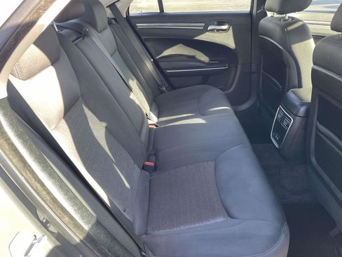 Used 2018 Chrysler 300 Touring w/ Driver Convenience Group image 36