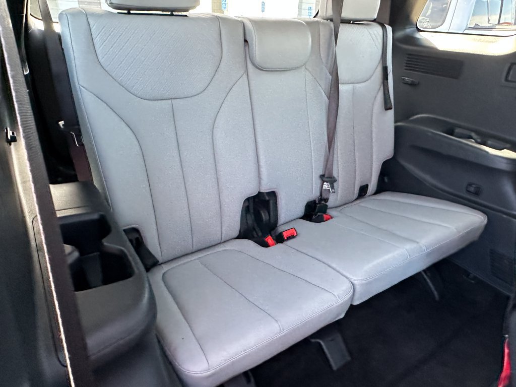 Used 2025 Hyundai Palisade SEL FWD image 20