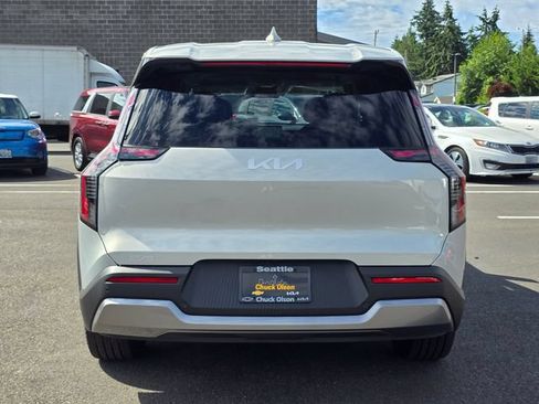 New 2026 Kia EV9 Light RWD image 4