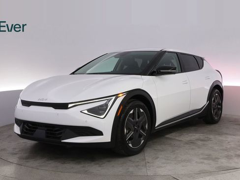 Used 2025 Kia EV6 Light RWD image 2