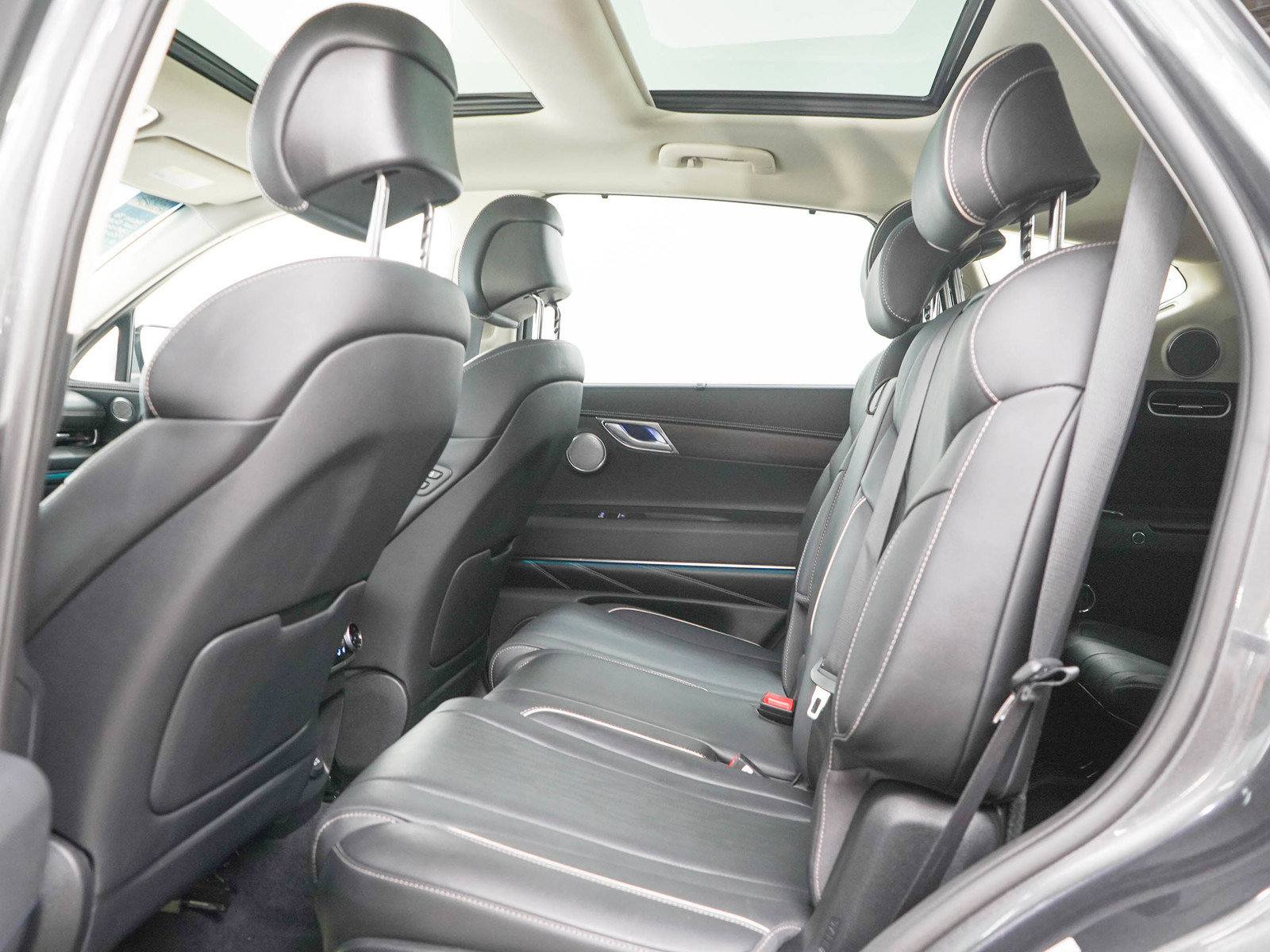 Used 2023 Genesis GV80 3.5T Advanced + AWD/4WD image 16