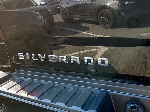 Used 2018 Chevrolet Silverado 2500 LTZ w/ Duramax Plus Package AWD/4WD image 32