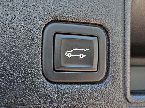 Used 2023 GMC Terrain SLE w/ Driver Convenience Package AWD/4WD image 31