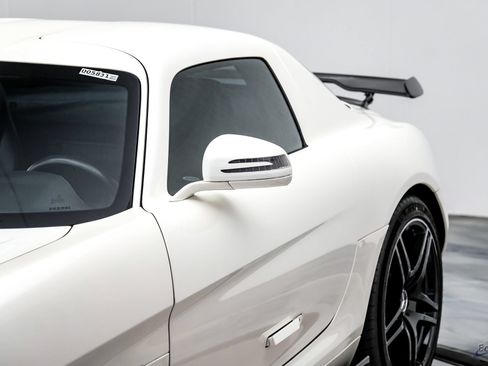 Used 2011 Mercedes-Benz SLS AMG Coupe image 35
