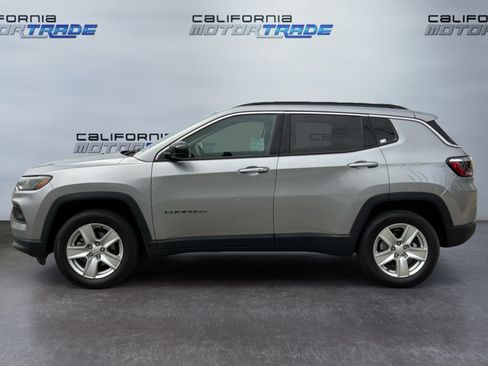 Used 2022 Jeep Compass Latitude AWD/4WD image 8