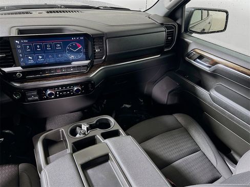 Used 2024 GMC Sierra 1500 Elevation w/ LPO, Elevation Black Package image 20