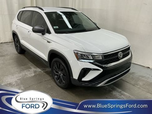 Used 2022 Volkswagen Taos S AWD/4WD image 1