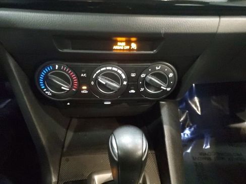 Used 2014 MAZDA MAZDA3 i Touring image 19